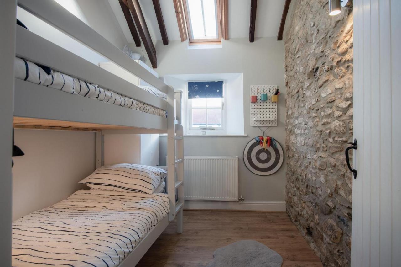 The Old Stables - 3 Bedroom Cottage - Angle מראה חיצוני תמונה
