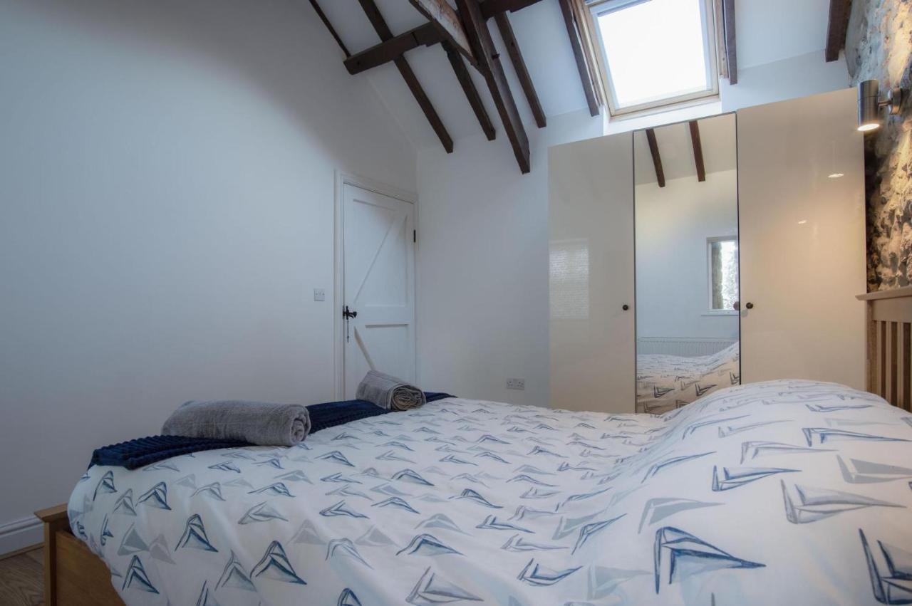 The Old Stables - 3 Bedroom Cottage - Angle מראה חיצוני תמונה
